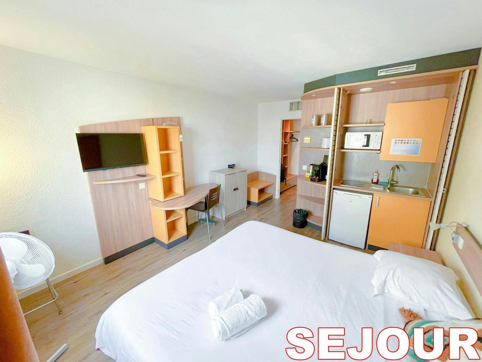 Paris Retreat 5 Minutes From Hoche Metroparking Apartment Pantin Ngoại thất bức ảnh